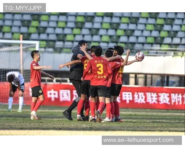 热身赛深圳新鹏城与深圳二零二八交锋技战术演练成比赛主要目的